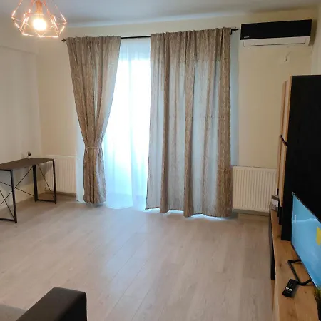 Elegant Apartment *